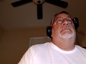 gripthisniceandhard001's webcam