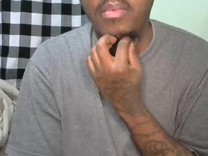 guynextdoor02's webcam