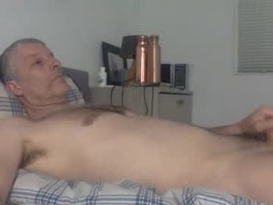 guyvercouple's webcam