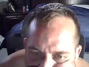 handsomelyhung4u2's webcam