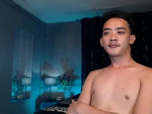 heavenlyhugecockx's webcam