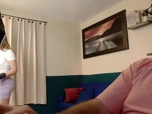 hebelongs2her's webcam