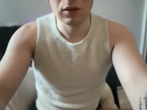 hiddenpeachd's webcam