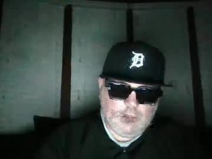 holden_minutz's webcam