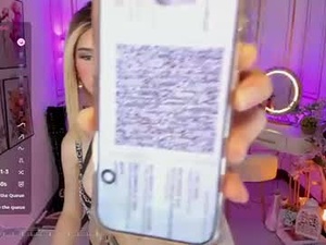 holygoddess_'s webcam