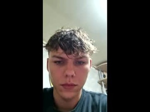 hot_boy_2002_'s webcam