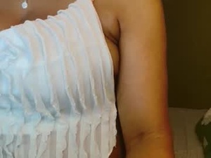 hotlilya's webcam
