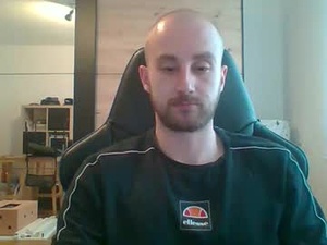 hotswissboy98's webcam