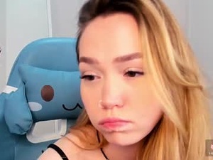 hottease_pvt's webcam