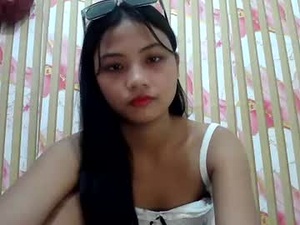 hottiest_asian's webcam