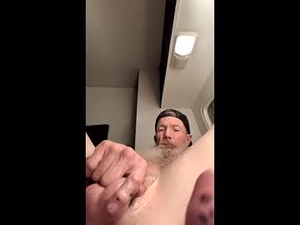 iluvnaughtypartygirls's webcam