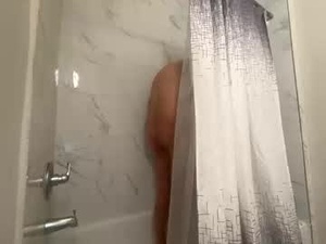 imshyguy32111's webcam