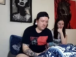 introvertedcouple's webcam