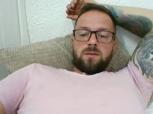 iullyiully152's webcam