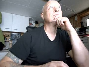 iwalknaked's webcam