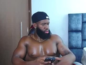james_bbcmuscle's webcam