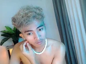 jaysee_hugecox's webcam