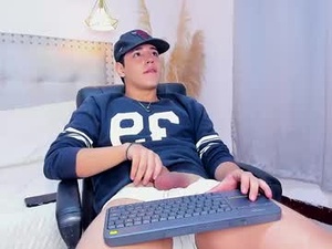 josh_falcon22's webcam