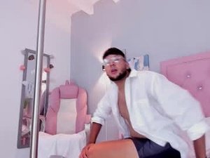 juan_thepoledancer's webcam