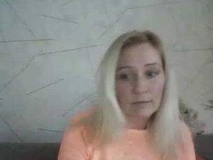 julia_mee's webcam