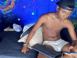 kael_bigcock_'s webcam