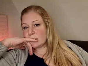 khaleesi0890's webcam