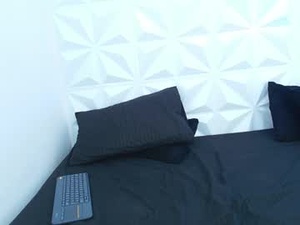 kiara_johnsonn's webcam