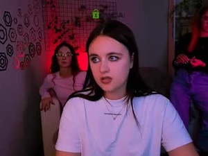 kiki_yourlove's webcam
