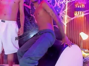 kings_and_secrets's webcam