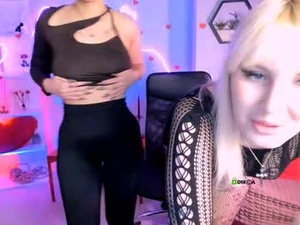 kira_kisses_'s webcam