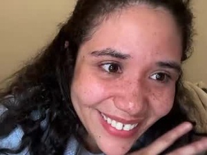 kissandcurrency's webcam