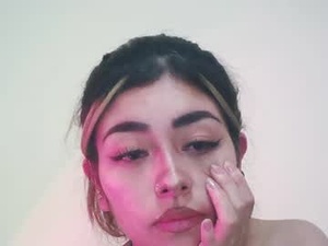 ladymoon0499's webcam