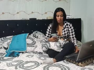 laikys_gray's webcam