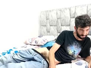 latinlustandfrenchkiss's webcam