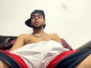 latinmanlive's webcam