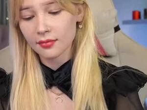 laurawifeness's webcam