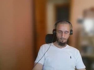 lefrenchiies07's webcam