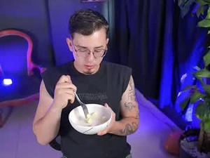 leo_valmore's webcam