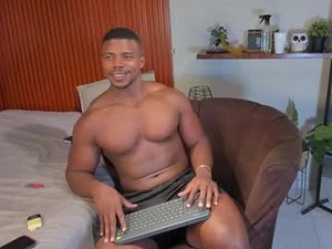 leonardo_jones1's webcam
