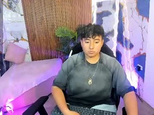 leoo_tay's webcam