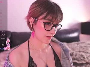 lia_mackenzie's webcam