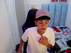 lil_babyyy_'s webcam