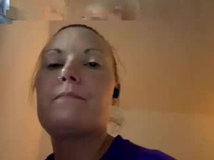 lilianaslilsecret's webcam