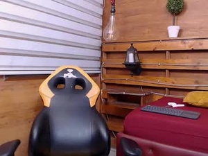 lina_brunette18's webcam