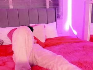 linda_milleer_'s webcam