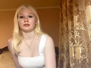 lindabreines's webcam