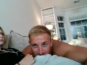 littledickee495860's webcam