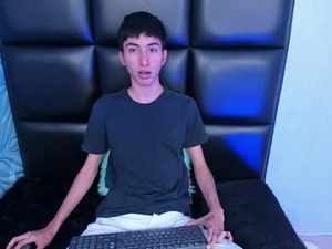 littlenerd18's webcam