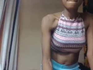 littleyanah's webcam