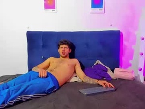 loggan_and_aria's webcam